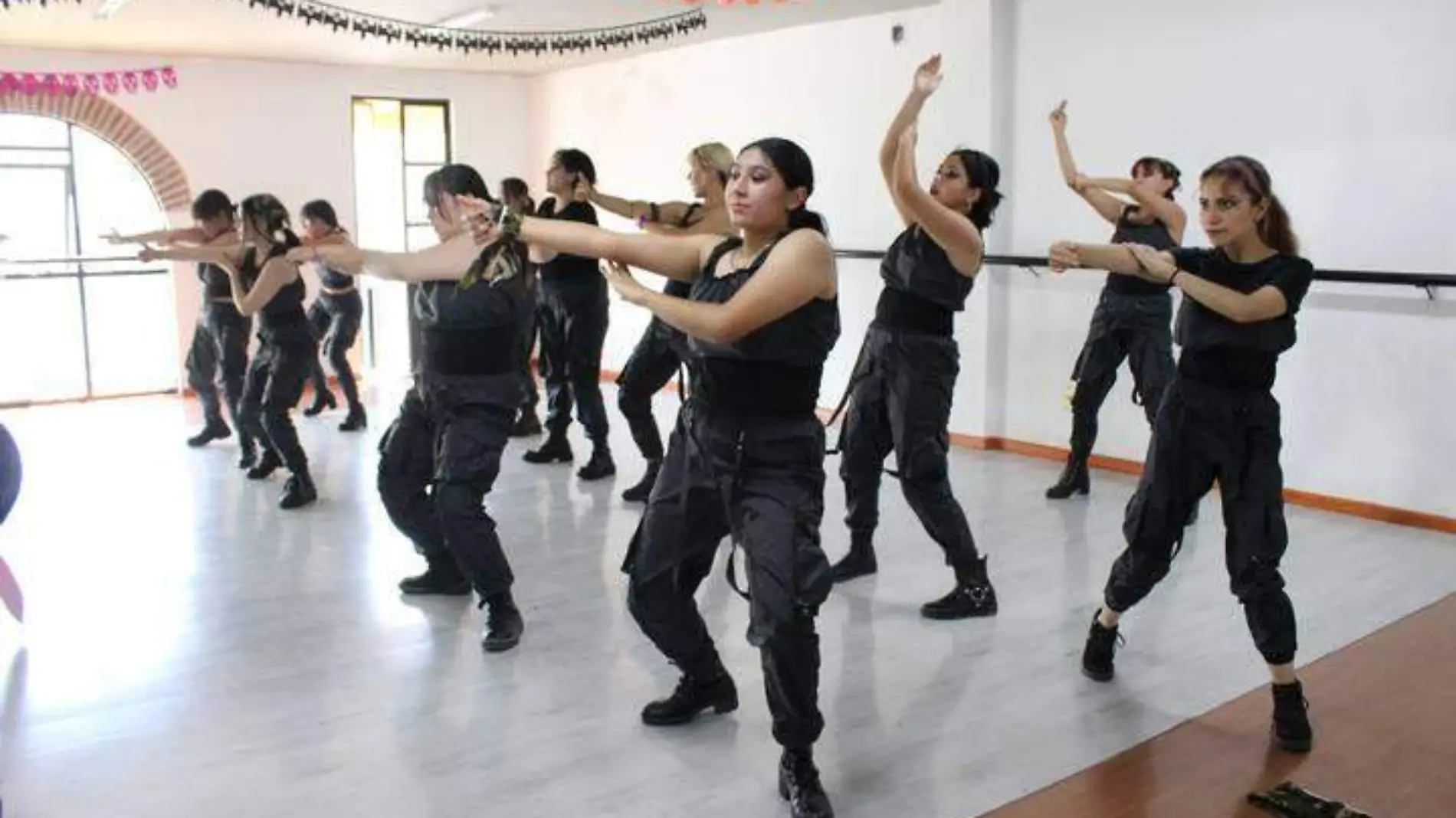 K-pop, un baile coreano que se practica en Puebla